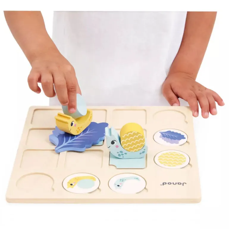Janod Double Entry Table Snails