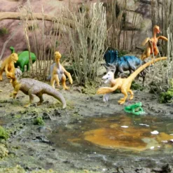 TOOB® Figurines Feathered Dinos
